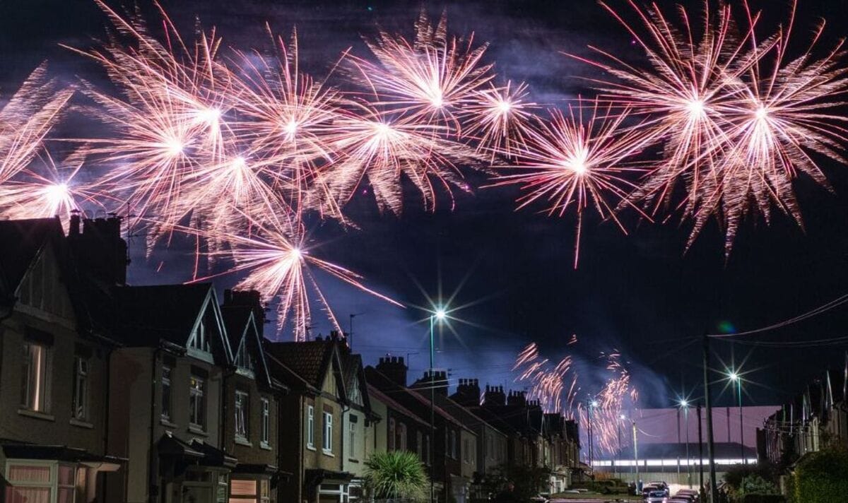 Best Smoke Bombs UK for Creative and Fun Displays